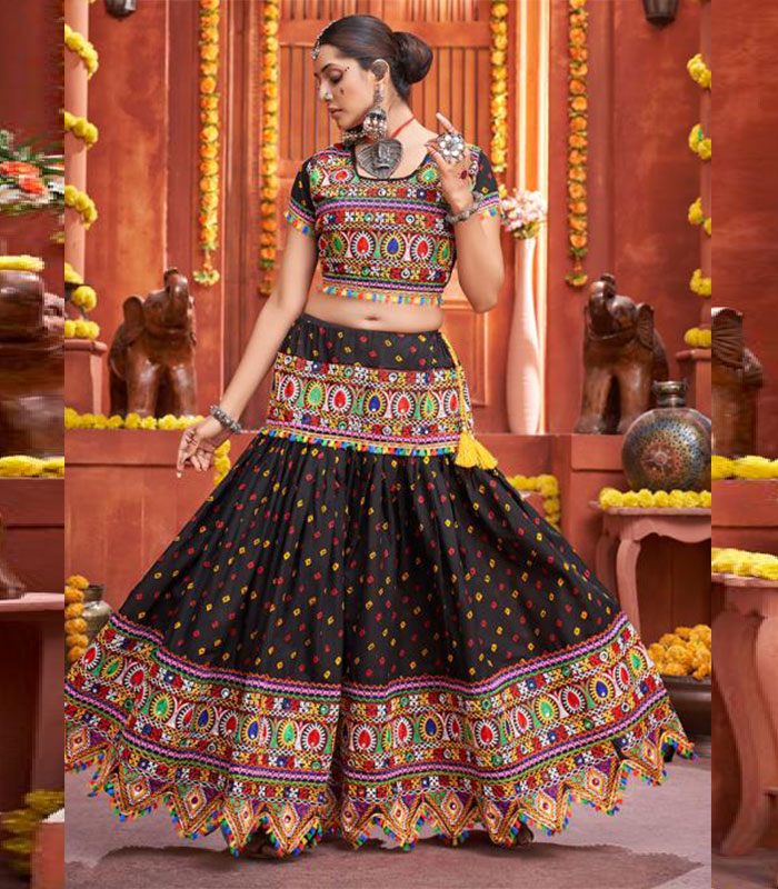 इस साल के गरबा में ये चनिया चोली पहने, लोगों की नजरें आप से नहीं हटेंगी ! - Photo Gallery