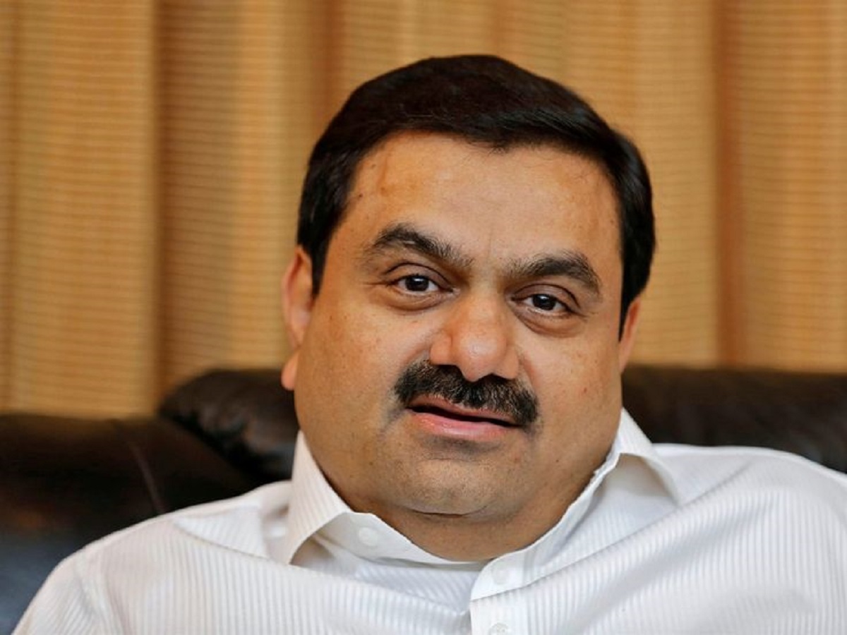 Adani  Seek Blessing: अडानी ने पूरे परिवार संग जोड़े जगन्नाथ भगवान के आगे हाथ और लिया आशीर्वाद - Photo Gallery
