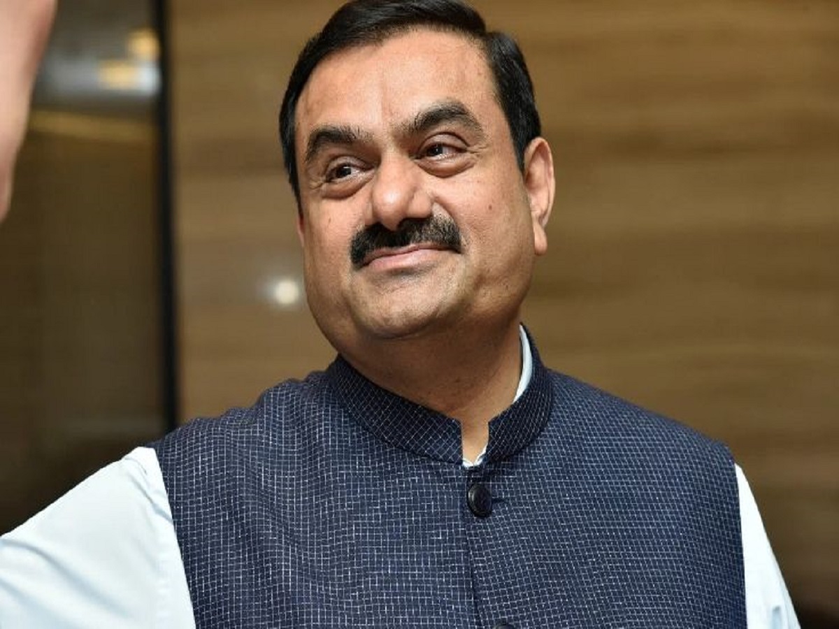 Adani  Seek Blessing: अडानी ने पूरे परिवार संग जोड़े जगन्नाथ भगवान के आगे हाथ और लिया आशीर्वाद - Photo Gallery