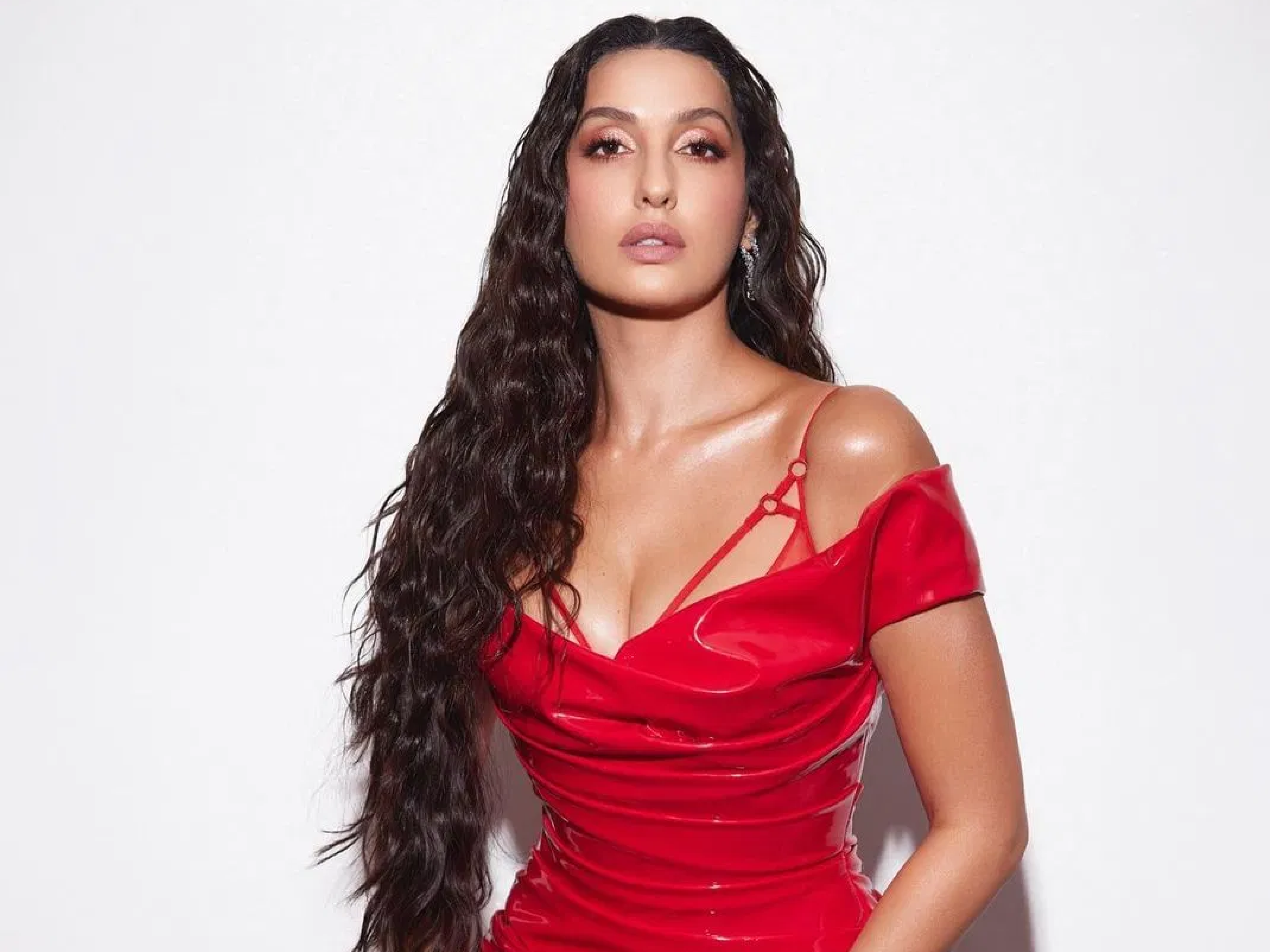 नोरा फतेही की बोल्ड सेक्सी और हॉट तस्वीरें  नोरा फतेही की इन अद्भुत तस्वीरों में हॉटनेस का अतिशय उजागर है, देखें उनका सबसे कामुक रूप। - Photo Gallery