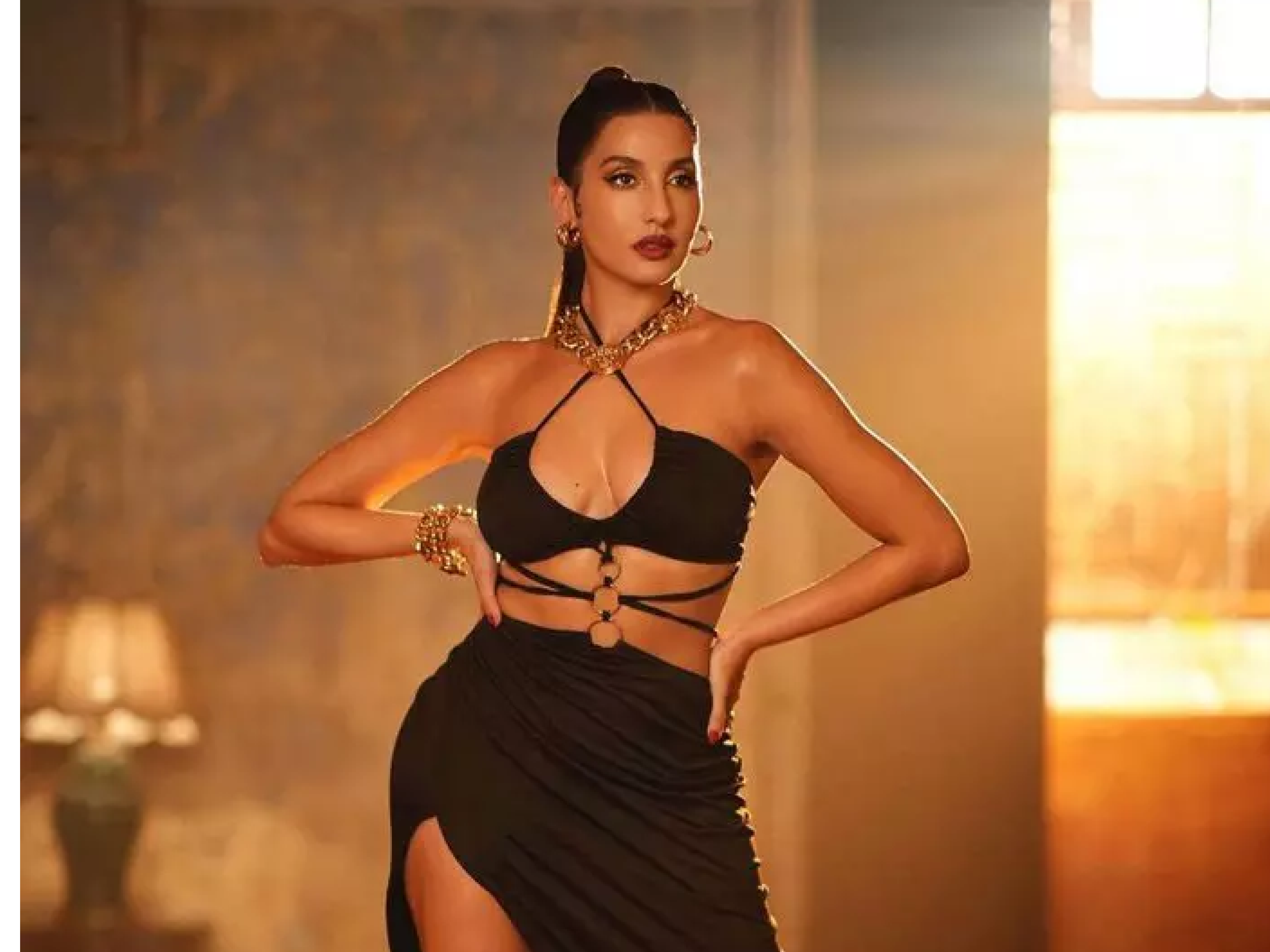 नोरा फतेही: मसालेदार डांस कॉस्ट्यूम जिसे प्रशंसक अनदेखा नहीं कर सकते - Photo Gallery