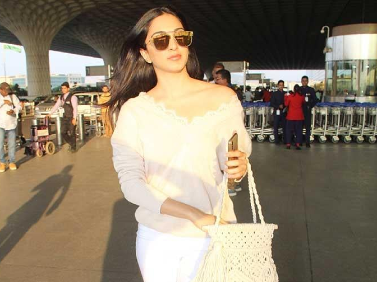 कियारा आडवाणी की हॉट, सिज़लिंग और बोल्ड तस्वीरें — इन एलीगेंट और सेक्सी लुक्स में वह खूबसूरती की जीती-जागती मिसाल लग रही हैं। उनकी हर तस्वीर में ग्लैमर, ग्रेस और अट्रैक्शन का परफेक्ट कॉम्बिनेशन देखने - Photo Gallery