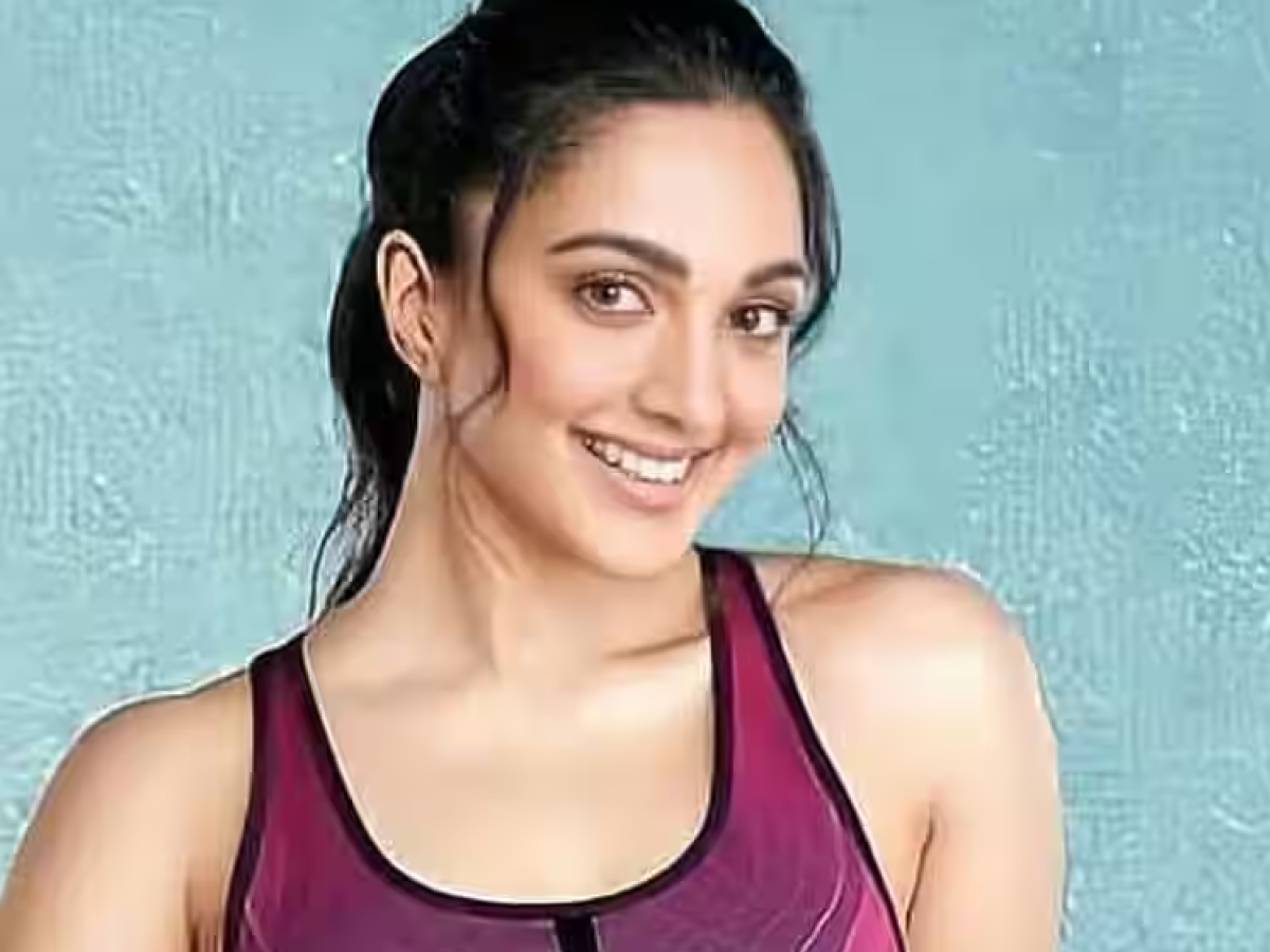 कियारा आडवाणी की हॉट, सिज़लिंग और बोल्ड तस्वीरें — इन एलीगेंट और सेक्सी लुक्स में वह खूबसूरती की जीती-जागती मिसाल लग रही हैं। उनकी हर तस्वीर में ग्लैमर, ग्रेस और अट्रैक्शन का परफेक्ट कॉम्बिनेशन देखने - Photo Gallery