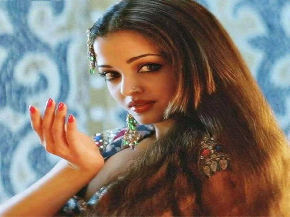 TOP 7 List Of Bollywood Item Songs:  कुछ ऐसे आइटम सॉन्ग जो बना लेंगे आपके दिल में जगह - Photo Gallery