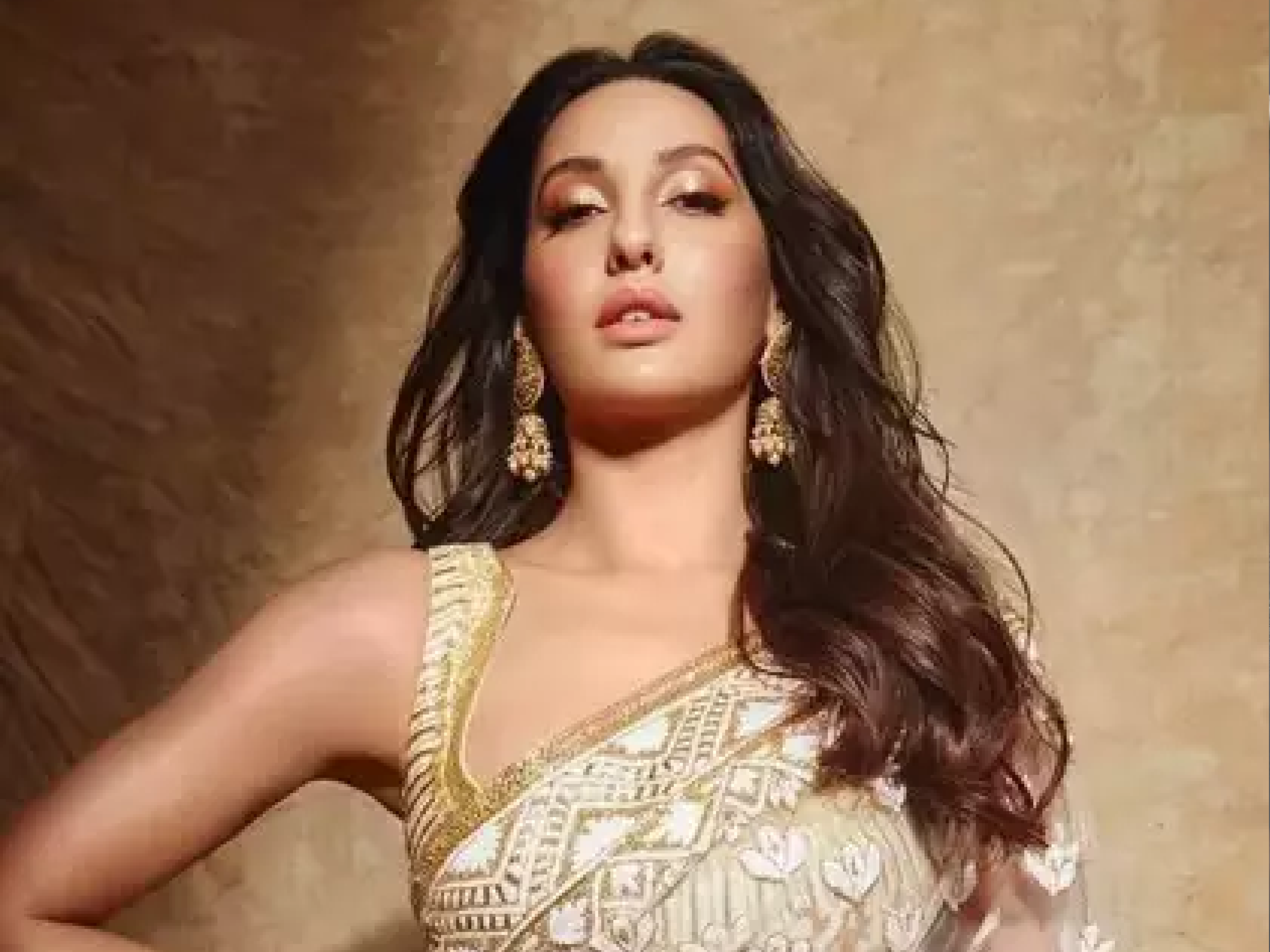 नोरा फतेही की बोल्ड सेक्सी और हॉट तस्वीरें  नोरा फतेही की इन अद्भुत तस्वीरों में हॉटनेस का अतिशय उजागर है, देखें उनका सबसे कामुक रूप। - Photo Gallery