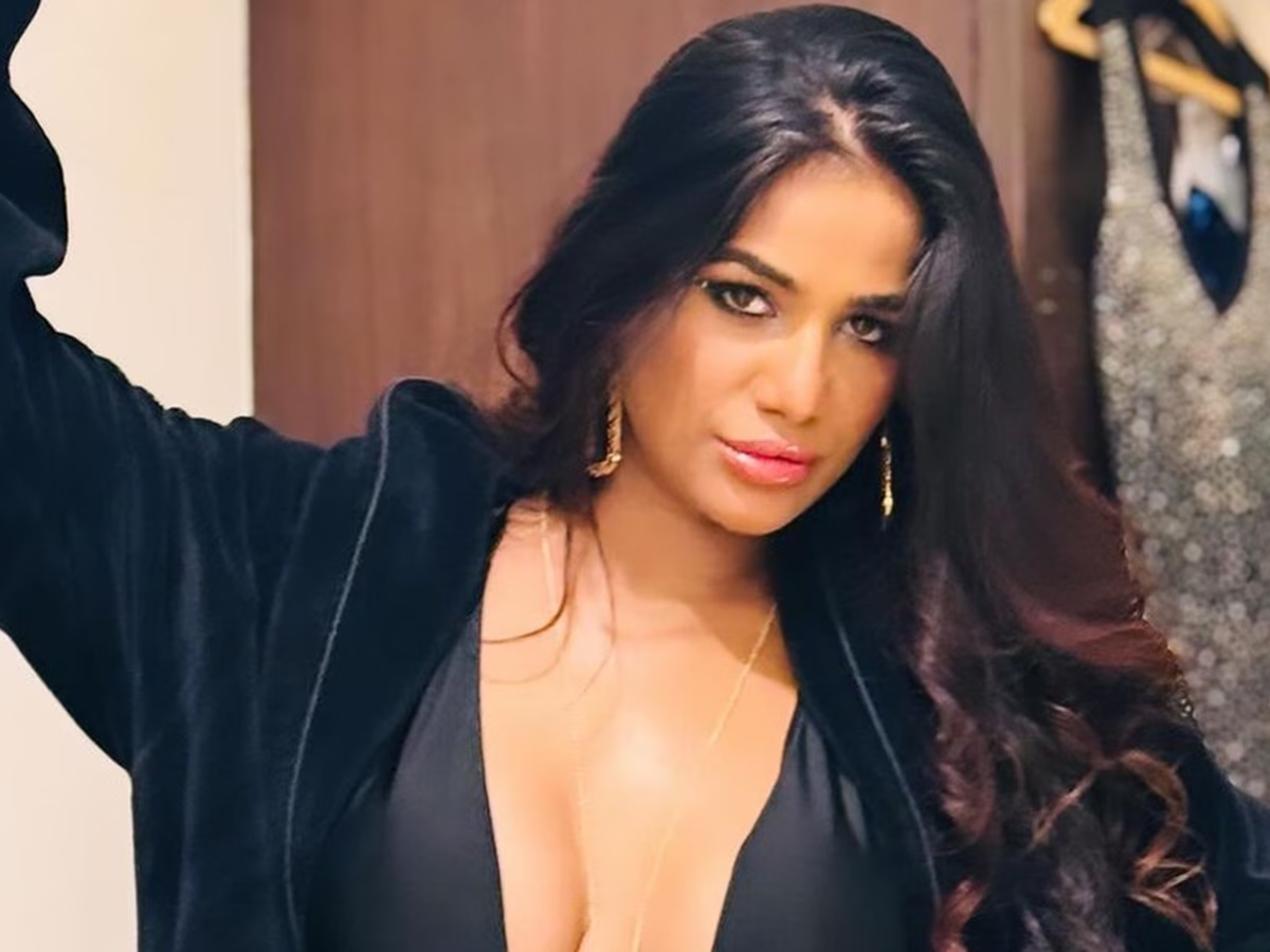 पूनम पांडे की बोल्ड और हॉट तस्वीरें: हर अंदाज़ में दिखा उनका सेक्सी अवतार, देखें ग्लैमरस लुक्स - Photo Gallery