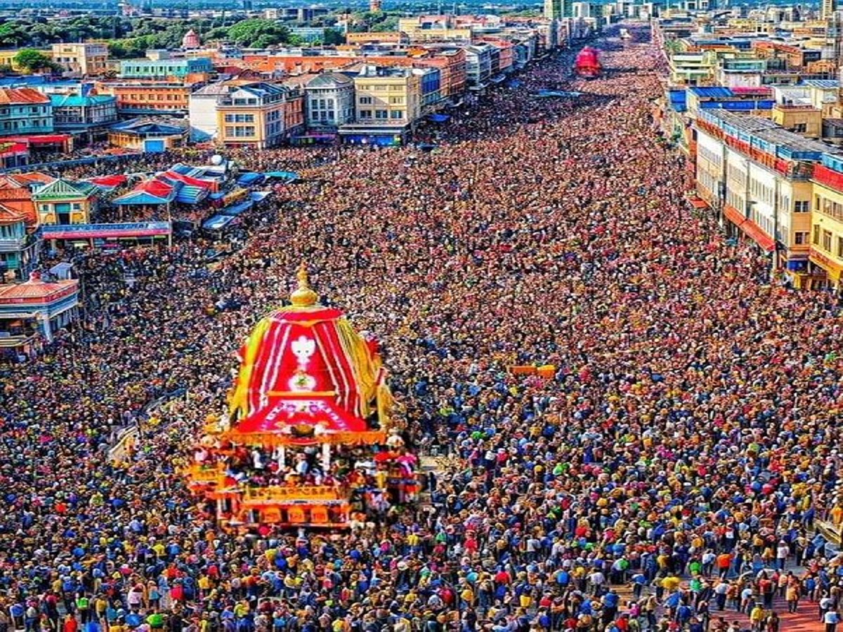 JAGANNATH RATH YATRA: महाकुंभ के बाद अडानी ग्रुप ने पुरी में भी शुरू की प्रसाद सेवा - Photo Gallery