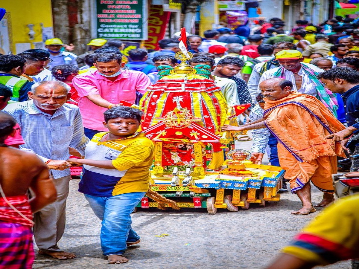 रथ खींचने की परंपरा - Photo Gallery