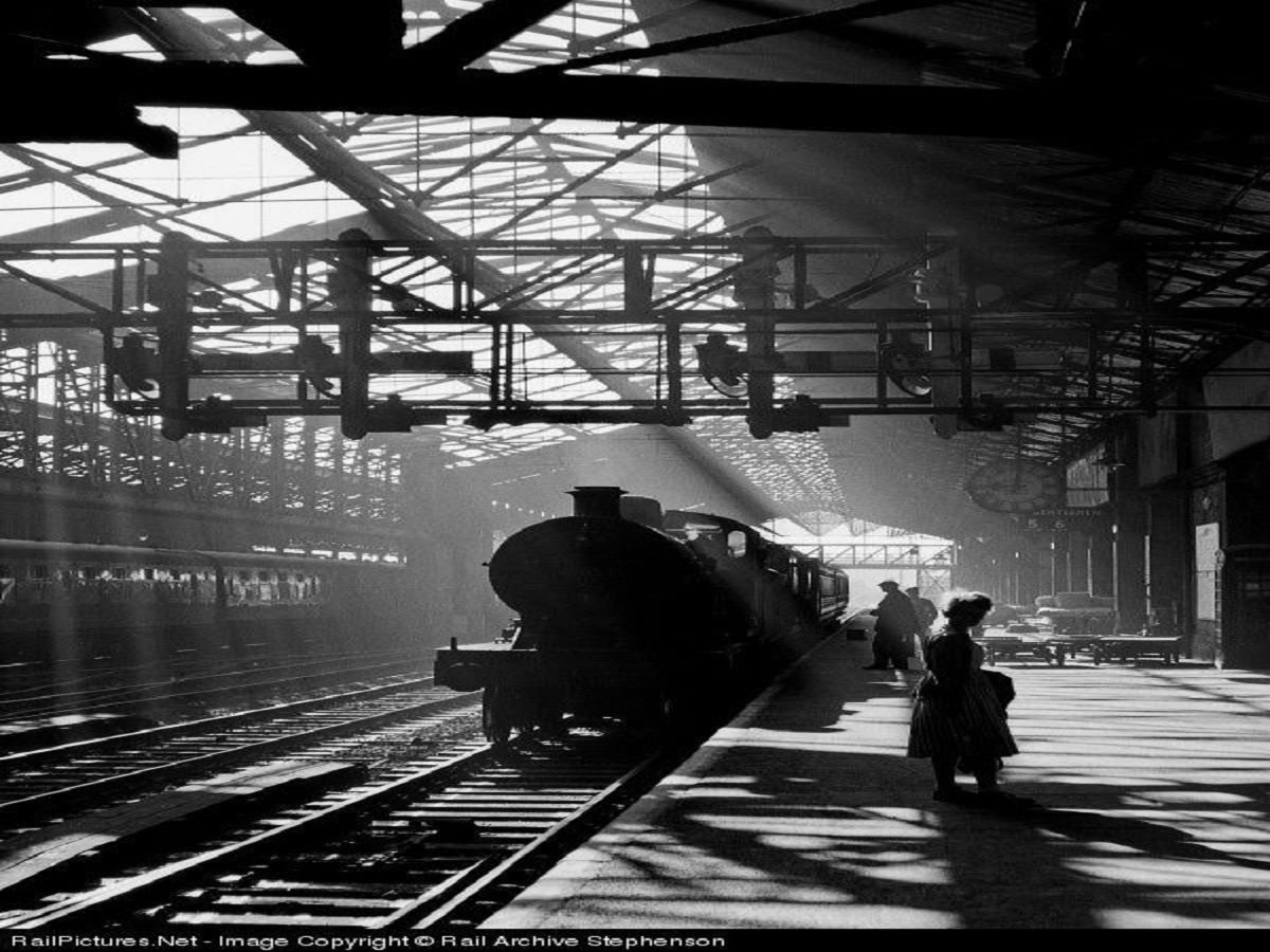 Where is the world’s first railway station: विश्व का पहला रेलवे स्टेशन कहां है - Photo Gallery