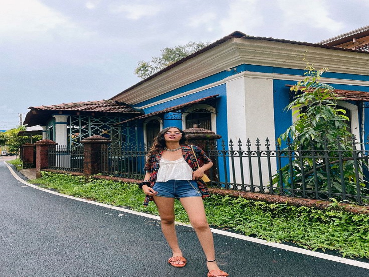 Rainy Day Outfit Ideas: बरसात के दिन के लिए आउटफिट आइडियाज, जानिए उनके नाम - Photo Gallery