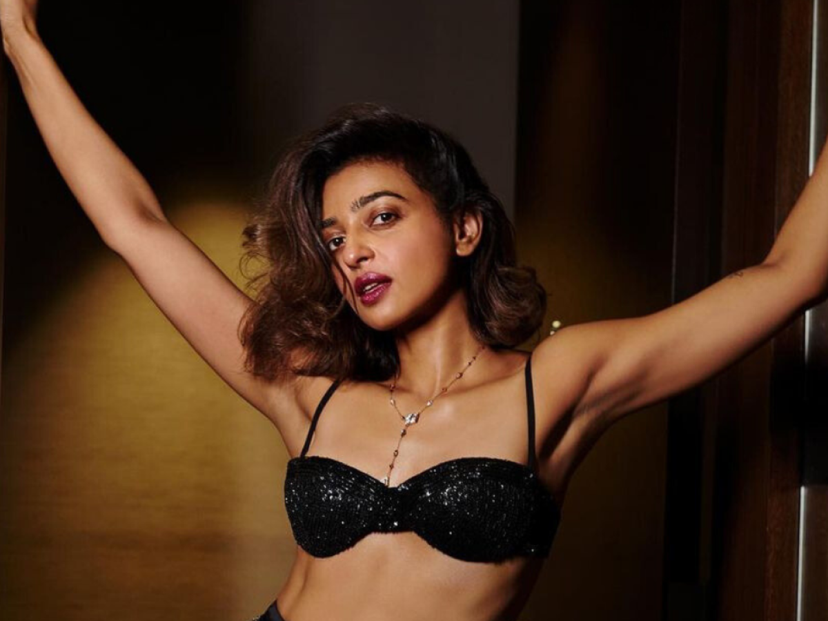 राधिका आप्टे की सेक्सी हॉट तस्वीरें राधिका आप्टे ने अपने बोल्ड हॉट और सेक्सी फोटोशूट से दिया दमदार बयान - Photo Gallery