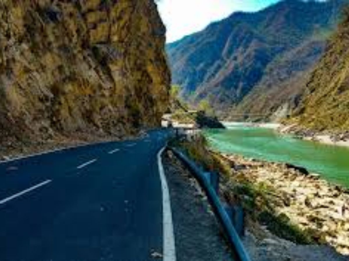 Independence Day वीकेंड स्पेशल: इस Independence लॉन्ग वीकेंड ट्रैवल प्लान कर रहे है? तो देखिए ये 6 रोड ट्रिप्स जो कि है नोएडा से ब्लिकुल पास - Photo Gallery