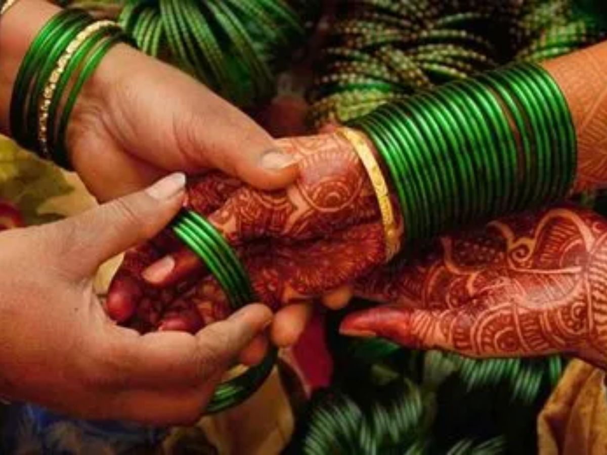 Sawan और Hariyali teej में क्यों माना जाता है महिलाओं का हरि चूड़ियाँ पहनना शुभ? - Photo Gallery