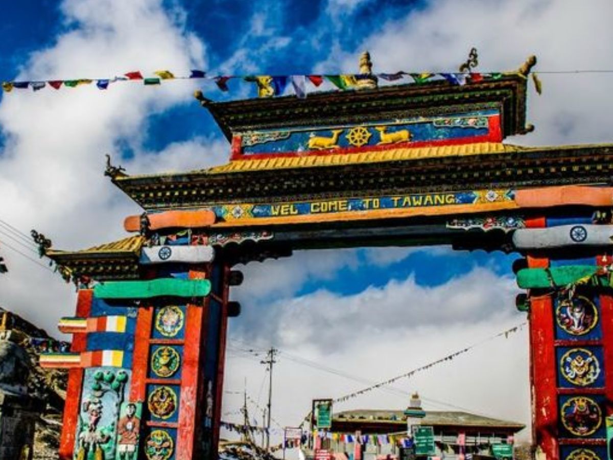 Hidden Destinations To Explore In July: अगर आप भी भीड़-भाड़ से दूर घूमने जाना चाहते है तो लिस्ट में शामिल करें ये जगह - Photo Gallery