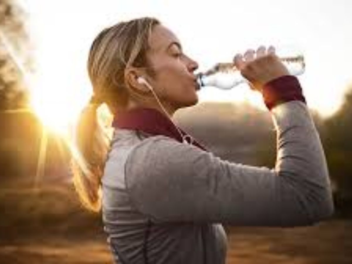 सावधान! दूध के साथ इन चीज़ों का सेवन कर सकता है आपकी सेहत बर्बाद - Photo Gallery