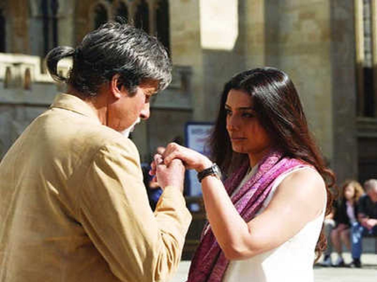Amitabh Bachchan Age Gap Romance Movie: 18 साल पहले आई थी ये फिल्म, जिसमें अमिताभ ने तोड़ी उम्र की दीवारें - Photo Gallery