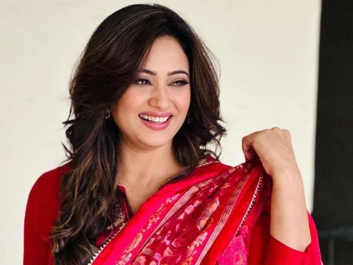 Shweta Tiwari Sikncare Routine: अगर आप भी श्वेता तिवारी जैसी खूबसूरत स्किन पाना चाहते हैं, तो अपना लें ये टिप्स - Photo Gallery