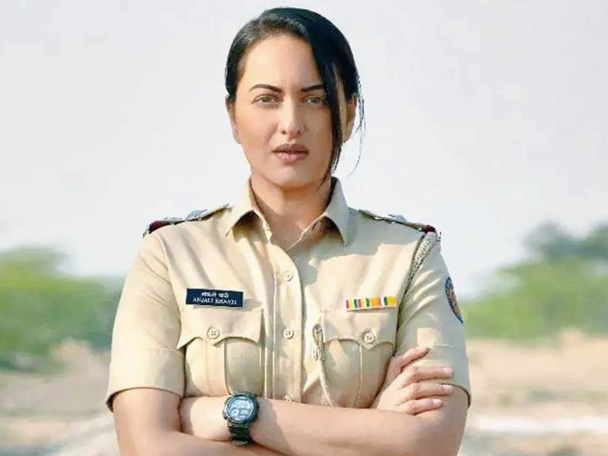 माधुरी दीक्षित से लेकर दीपिका पादुकोण ने फिल्मों मे पुलिस का किरदार निभा कर जीता सबका दिल - Photo Gallery