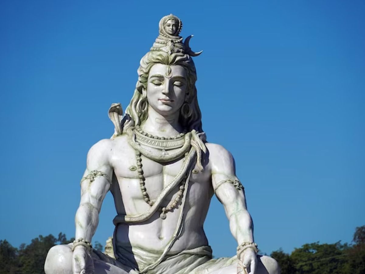 Sawan 2025: क्यों करते है शिव जी भस्म का श्रृंगार?  जानिए इसके पीछे का राज़। - Photo Gallery