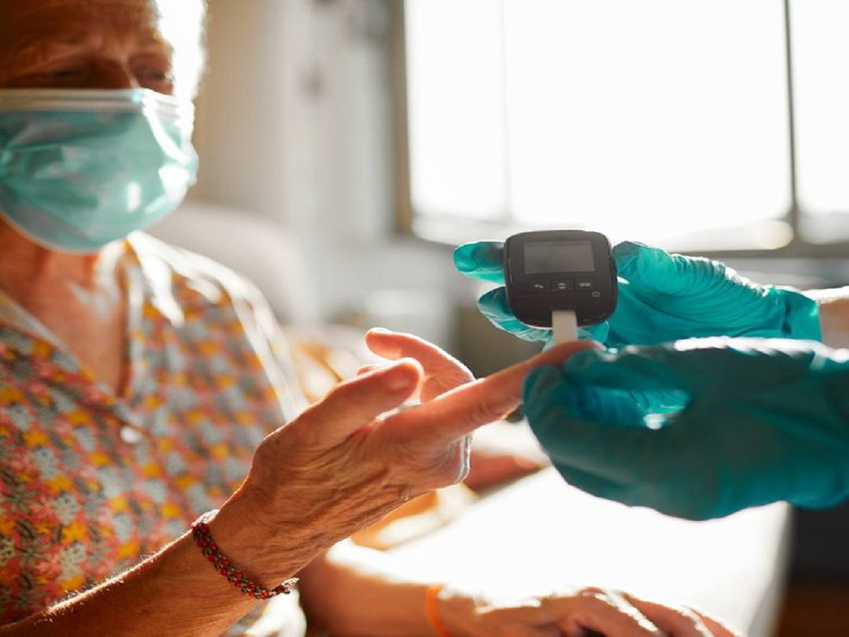 Tips for eating fast food: दैनिक जीवनशैली मे फास्ट फूड खाना कितना खतरनाक हो सकता है आइए जानते है - Photo Gallery