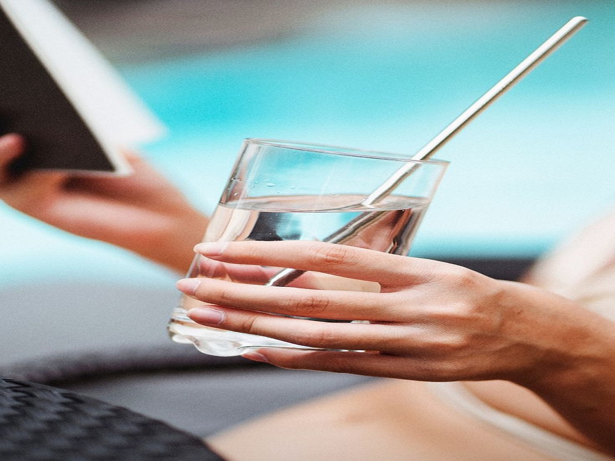 Benefits of drinking water: पानी सिर्फ प्यास बुझाने का माध्यम नहीं यह आपको कई सारी बीमारियों से दूर रखते  हैं। - Photo Gallery