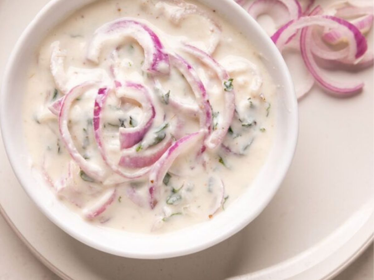 Avoid This Combo: अगर आप भी दही और प्याज को एक साथ खाते है, तो हो जाएं सावधान - Photo Gallery