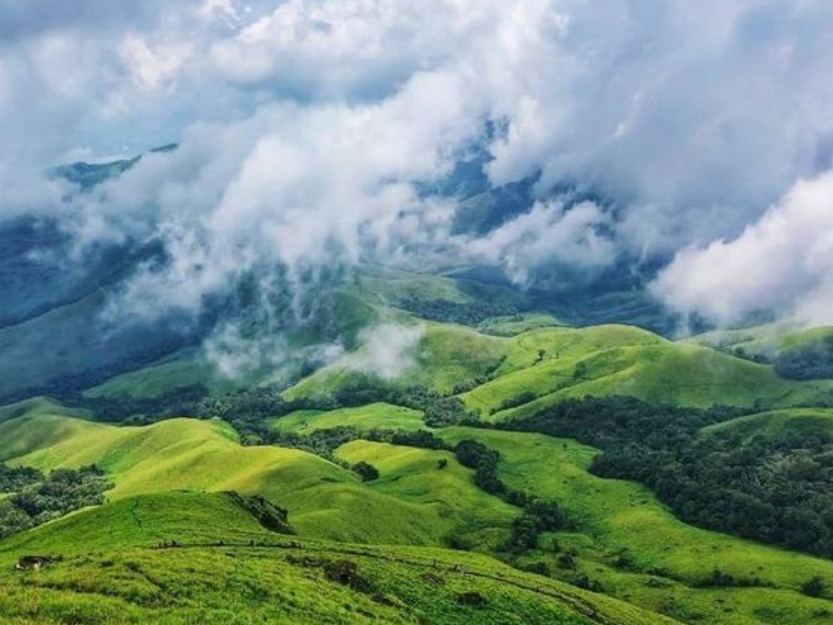 Hidden Destinations To Explore In July: अगर आप भी भीड़-भाड़ से दूर घूमने जाना चाहते है तो लिस्ट में शामिल करें ये जगह - Photo Gallery