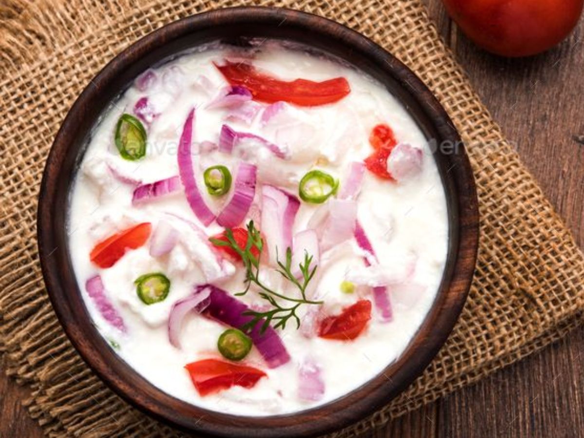 Avoid This Combo: अगर आप भी दही और प्याज को एक साथ खाते है, तो हो जाएं सावधान - Photo Gallery