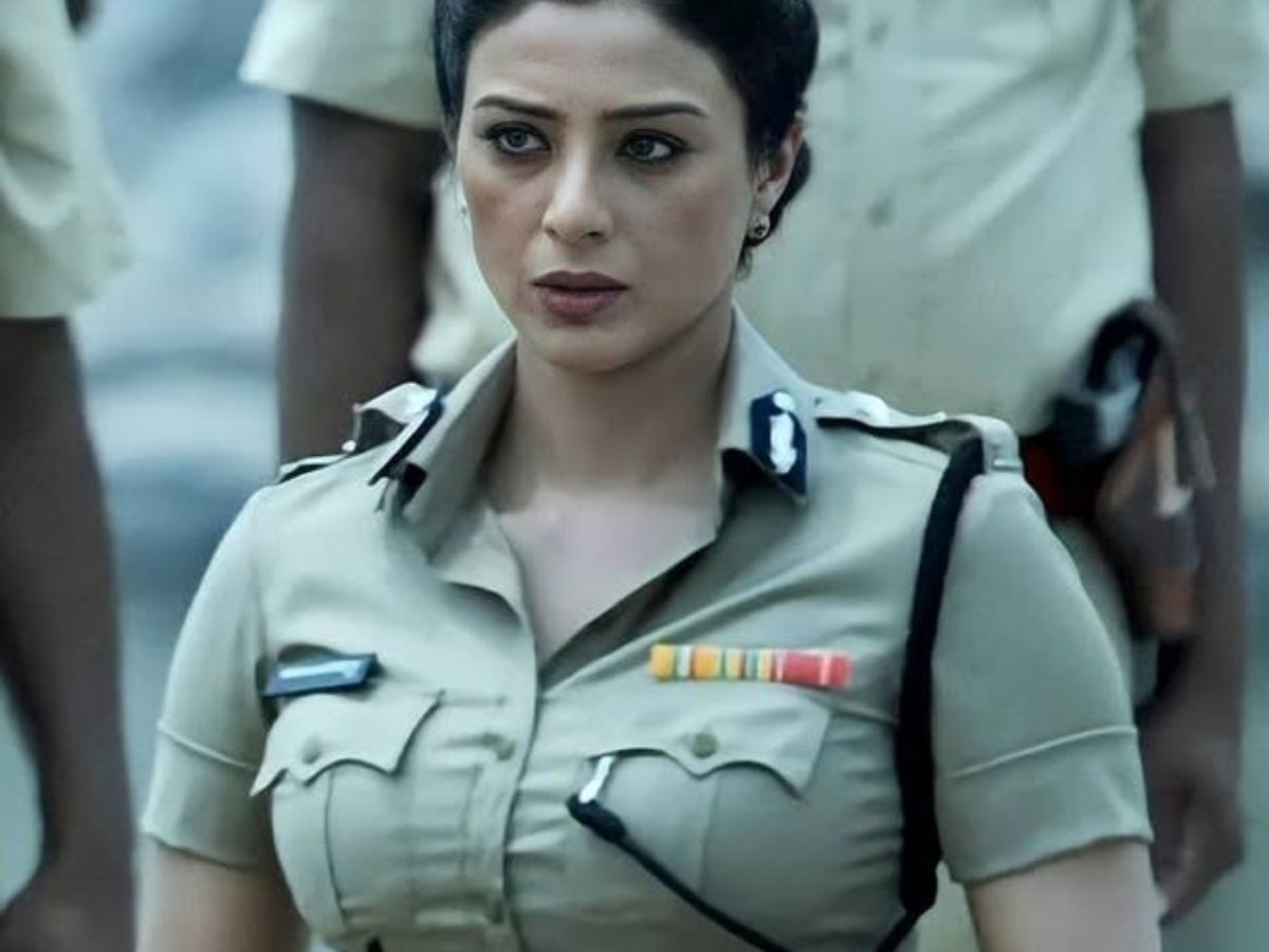 माधुरी दीक्षित से लेकर दीपिका पादुकोण ने फिल्मों मे पुलिस का किरदार निभा कर जीता सबका दिल - Photo Gallery