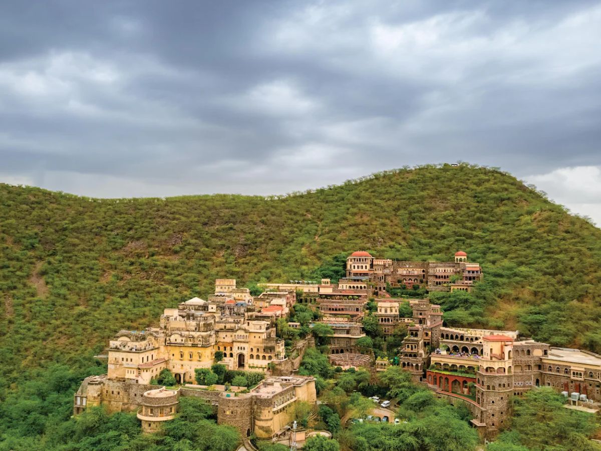 भीड़ से दूर, सुकून के करीब: दिल्ली से 300 किमी के भीतर ये हिडन जेम्स जरूर देखें - Photo Gallery