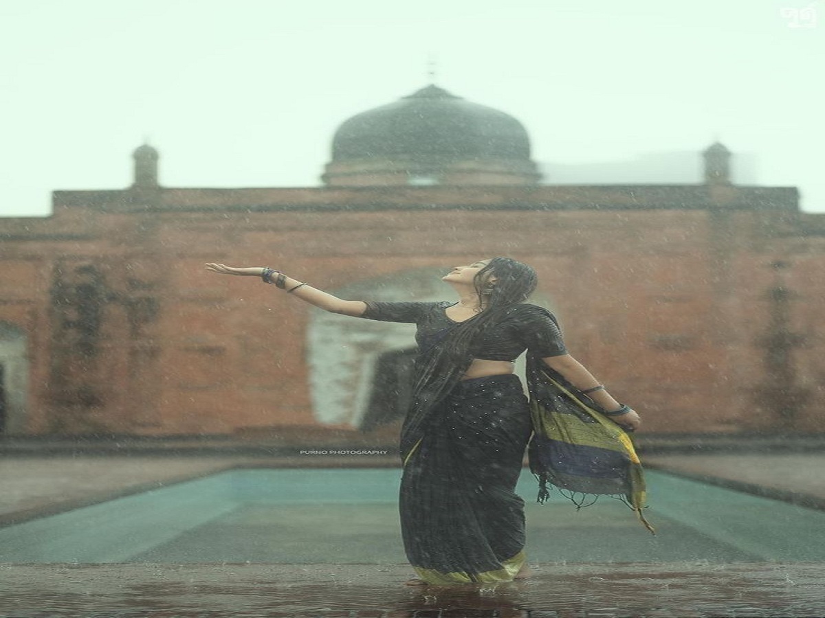 Rainy Day Outfit Ideas: बरसात के दिन के लिए आउटफिट आइडियाज, जानिए उनके नाम - Photo Gallery