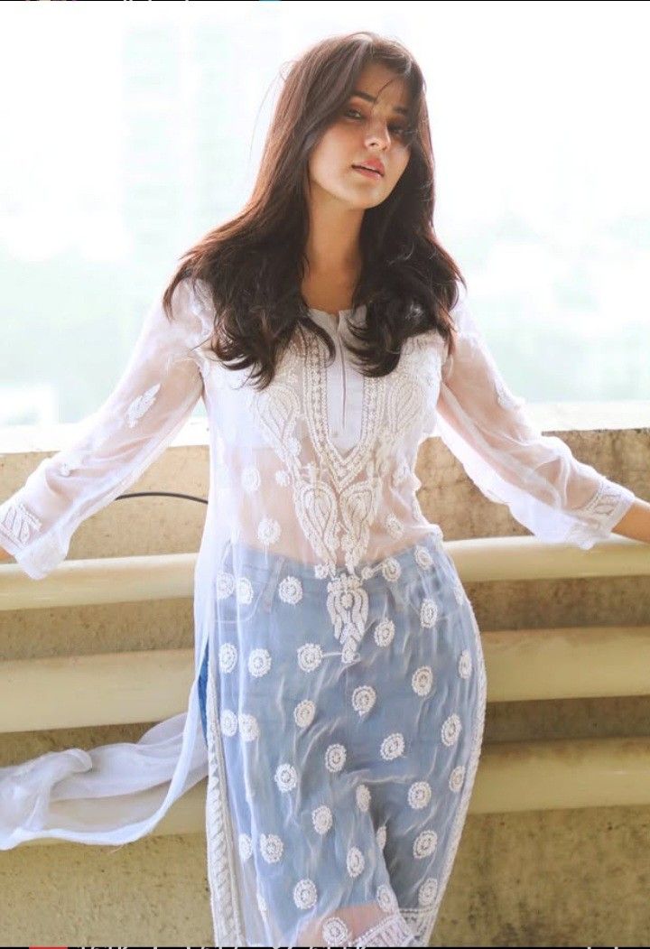 अगर आप भी अनीत पड्डा की तरह बनना चाहते हैं, तो ट्राय करें ये खास फैशन टिप्स - Photo Gallery