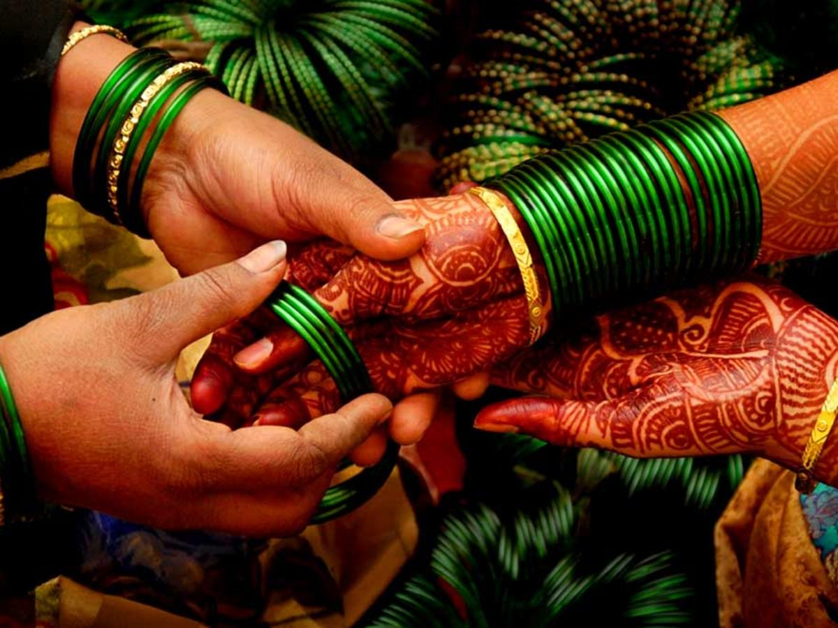 Sawan और Hariyali teej में क्यों माना जाता है महिलाओं का हरि चूड़ियाँ पहनना शुभ? - Photo Gallery