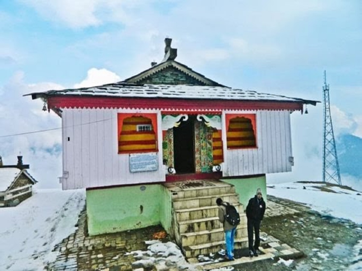 Bijli Mahadev Temple, Kullu: कुल्लू का रहस्यमयी मंदिर, जहां हर 12 साल में शिवलिंग पर गिरती है आकाशीय बिजली - Photo Gallery