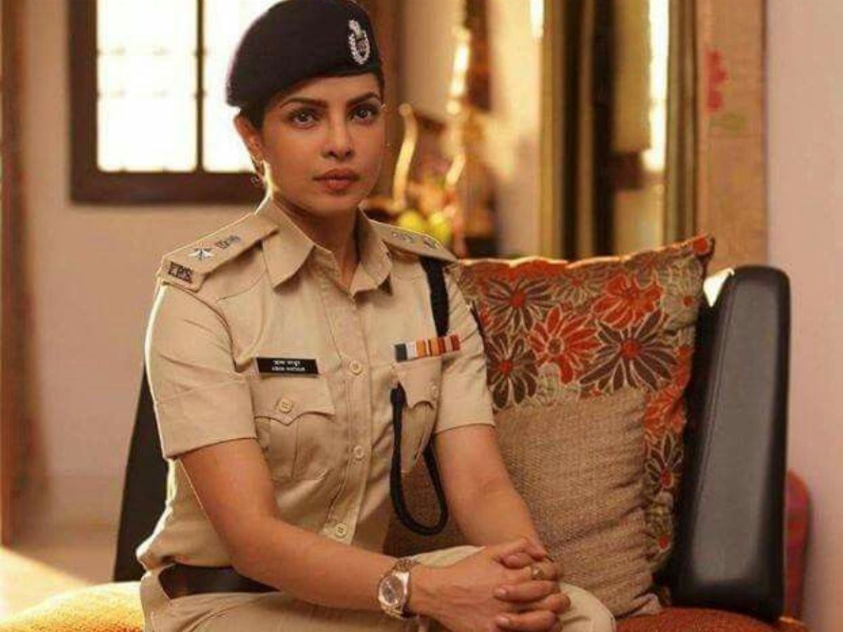 माधुरी दीक्षित से लेकर दीपिका पादुकोण ने फिल्मों मे पुलिस का किरदार निभा कर जीता सबका दिल - Photo Gallery