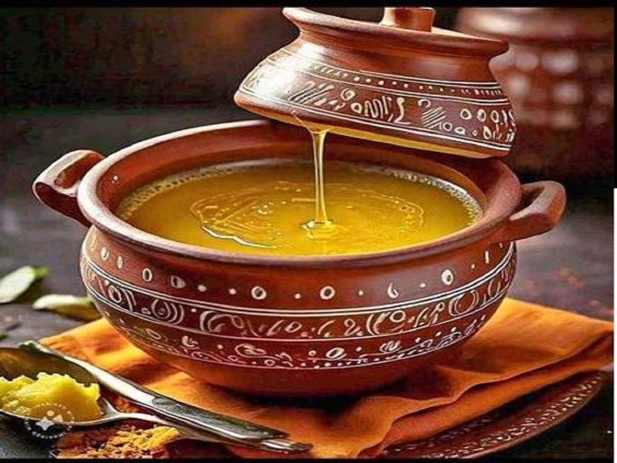 7 Tips to Rid of Dandruff And Itchy Scalp Naturally: अगर आप भी हैं डैंड्रफ से परेशान तो लगा लीजिए 7 चीजें मिल जायेगी - Photo Gallery