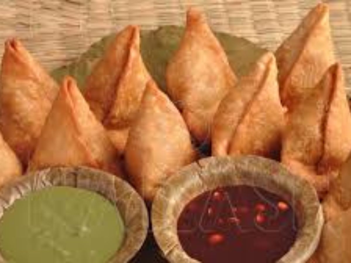 Monsoon 2025: बारिश के मज़े बनाओ दोगुने ,इन फूड्स के बिना है मजे़ अधूरे - Photo Gallery