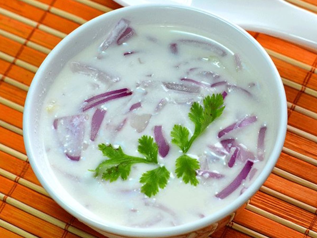 Avoid This Combo: अगर आप भी दही और प्याज को एक साथ खाते है, तो हो जाएं सावधान - Photo Gallery