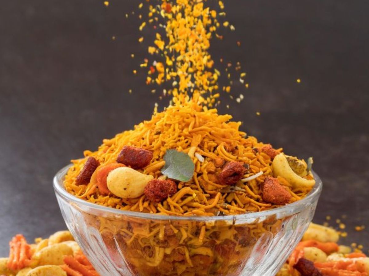 Dangerous Foods For Dogs: अपने कुत्ते को भूलकर भी न दें ये कुछ चीजें क्यूंकी यह बन सकती है उनकी जान की दुश्मन - Photo Gallery