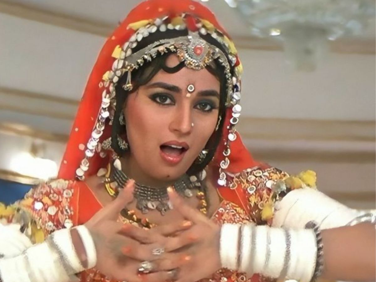 माधुरी दीक्षित से लेकर दीपिका पादुकोण ने फिल्मों मे पुलिस का किरदार निभा कर जीता सबका दिल - Photo Gallery