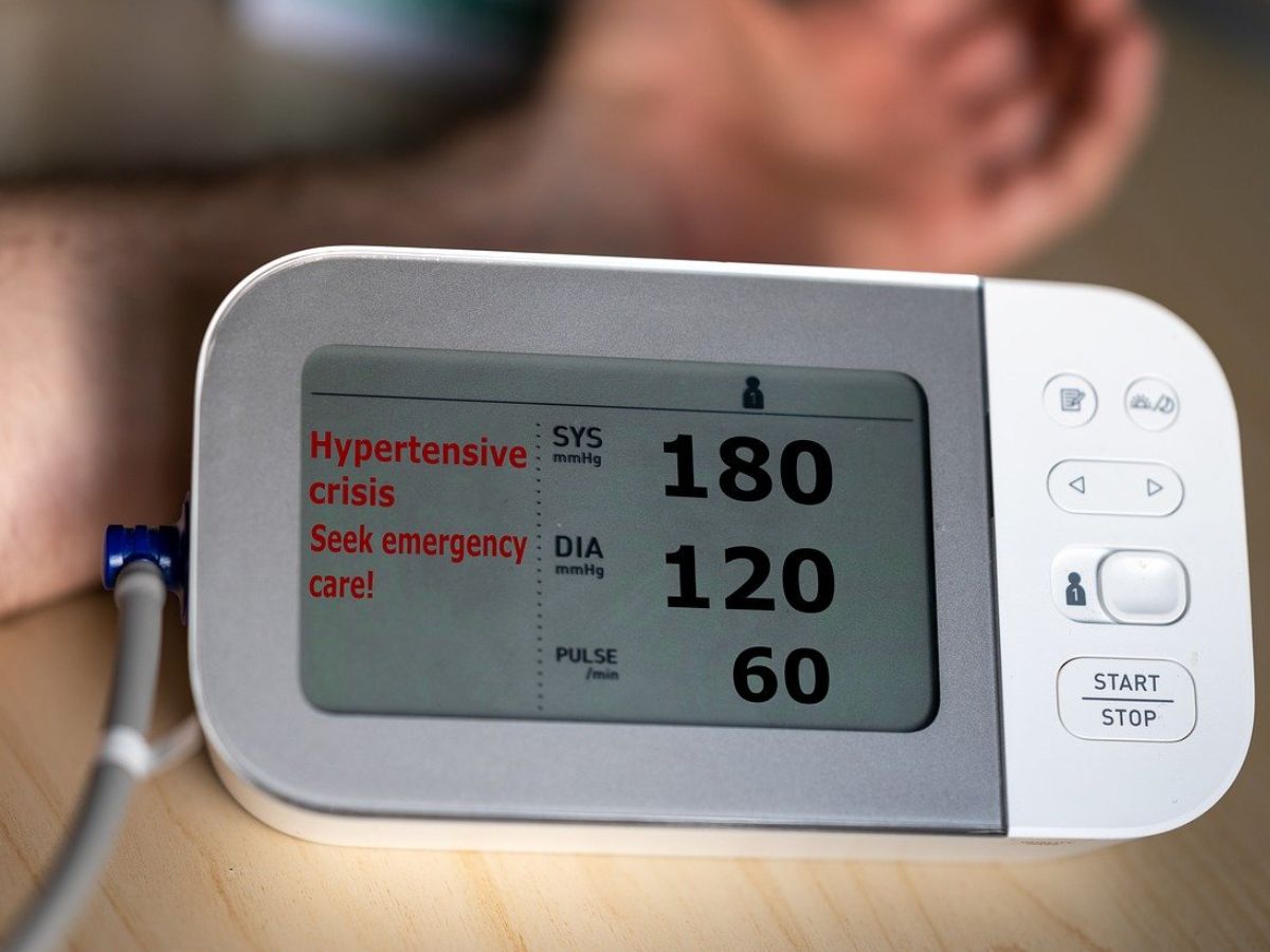 Health tips: ब्लड प्रेशर को नैचुरली कंट्रोल करने के लिए अपनाएं ये डॉक्टर द्वारा सुझाए टिप्स - Photo Gallery