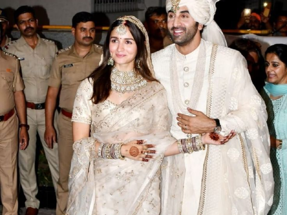 प्रियंका से लेकर दीपिका पादुकोण तक बॉलीवुड के इन दुल्हनों ने सेट किया नया ट्रेंड - Photo Gallery