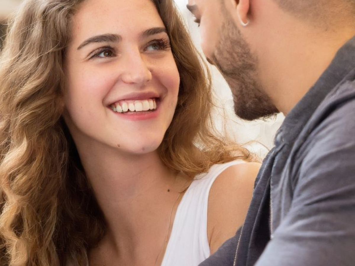 आपको भी बनाना है अपना रिश्ता मजबूत, जानिए खुशहाल कपल की ये कुछ खास आदतें - Photo Gallery