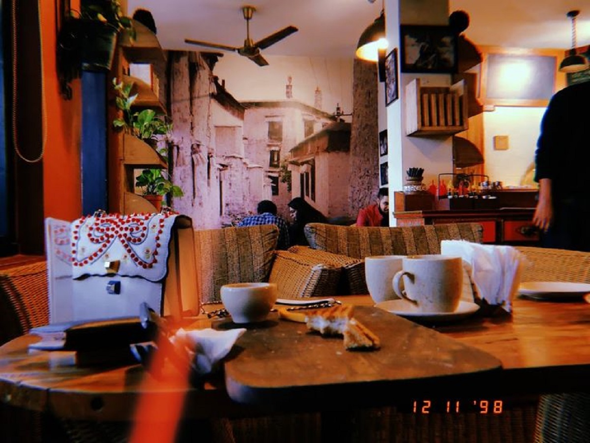 Affordable Cafes In Majnu Ka Tila: क्लासी माहौल और किफायती दाम – मजनू का टीला के इन कैफे  में आपको जरूर जाना चाहिए। - Photo Gallery