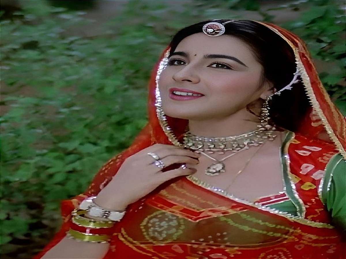 Actresses Married Film Makers:  इन अभिनेत्री ने अपने जीवनसाथी के रूप मे बॉलीवुड के प्रोड्यूसर या डायरेक्टर को चुना - Photo Gallery