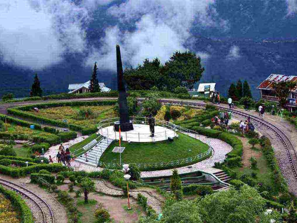 पश्चिम बंगाल की खोज करें: प्रकृति प्रेमियों और संस्कृति प्रेमियों के लिए 7 सर्वश्रेष्ठ पर्यटन स्थल - Photo Gallery