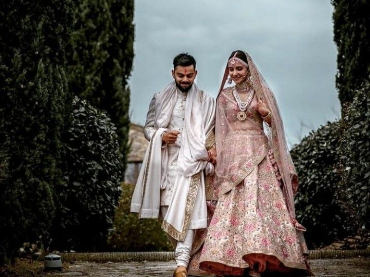 प्रियंका से लेकर दीपिका पादुकोण तक बॉलीवुड के इन दुल्हनों ने सेट किया नया ट्रेंड - Photo Gallery