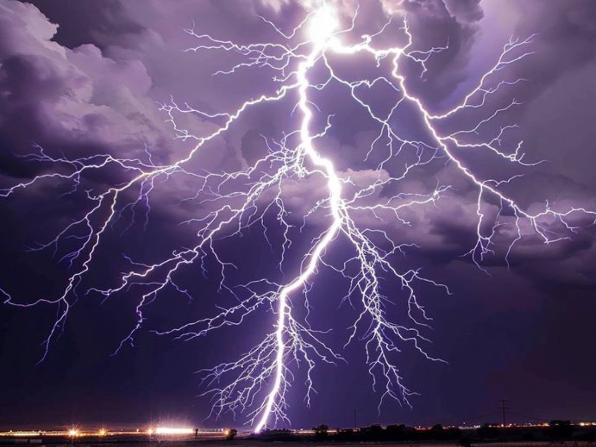 Safety Tips For Monsoon: बारिश के मौसाम मे रखें इन कुछ बातों का खासकर ध्यान - Photo Gallery