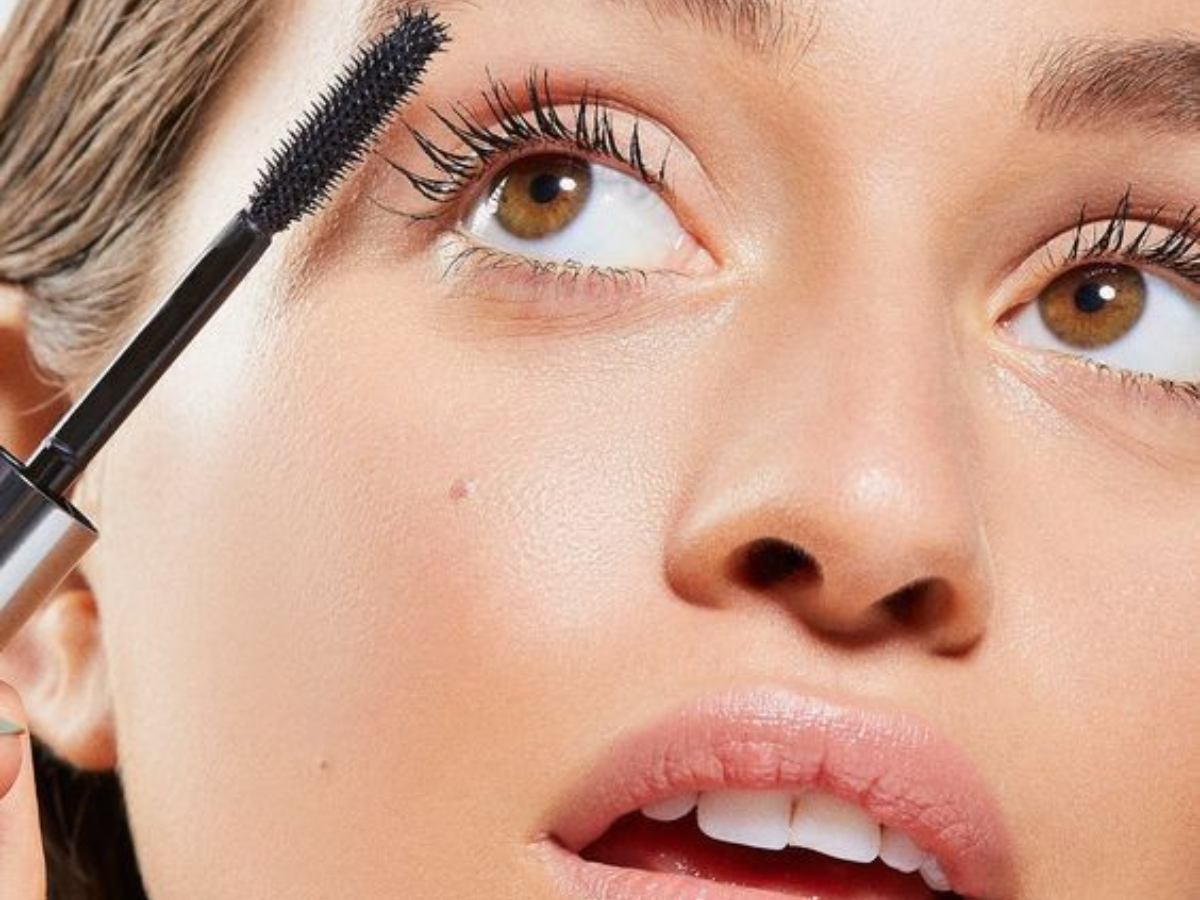 Tips To Fix Makeup: अगर आप से भी हो गई हैं, मकेअप करते समय गलती तो इन टिप्स से  करे ठीक - Photo Gallery