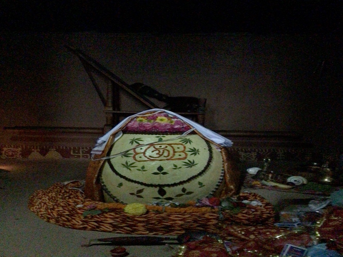 Bijli Mahadev Temple, Kullu: कुल्लू का रहस्यमयी मंदिर, जहां हर 12 साल में शिवलिंग पर गिरती है आकाशीय बिजली - Photo Gallery